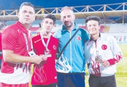 Muhammet Fatih Göç, 4x100 Metrede Balkan Şampiyonu oldu