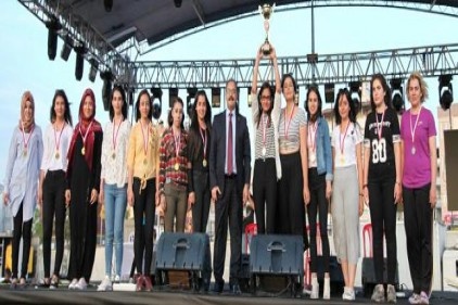 Mühendislik Fakültesi takımı şampiyon oldu