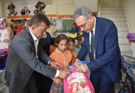 Muhtaç aileler ve çocuklarının ihtiyacı karşılanıyor