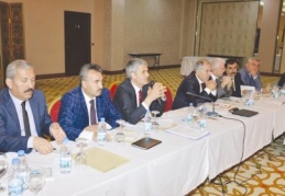 Mülteci çocuklarının eğitim sorunları masaya yatırıldı