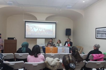 Mültecilerin sorunlarını anlattı