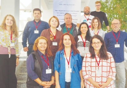 Mültecilerin yaşadıkları toplumu anlamış olmaları hedefleniyor