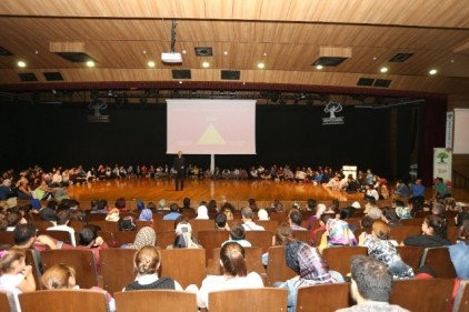 Mümin Sekman&#8217;dan &#8220;Her Şey Seninle Başlar&#8221; semineri 