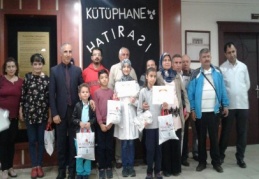 Münifpaşa İl Halk Kütüphanesi en çok kitap okuyan üyelerine hediye verdi