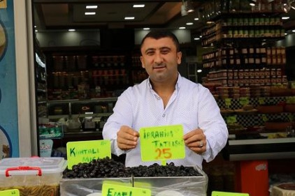 Müslüm Gürses&#8217;i de var Emel Sayın&#8217;ı da