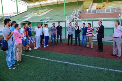 Mustafa Uğur, tecrübelerini sporculara paylaştı