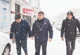 Mutlaka çıkılması gerekiyorsa kış lastiği kullanılmalı