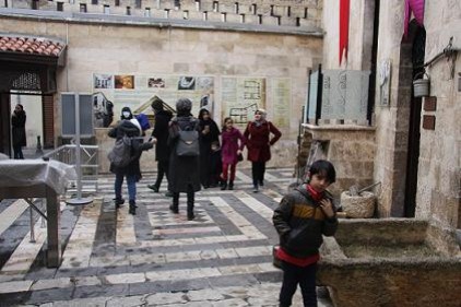 Müzeler öğrencilerin akınına uğradı
