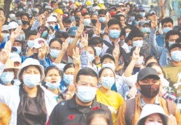 Myanmar'da darbeci askerler tarafın öldürülenlerin sayısı 780 oldu