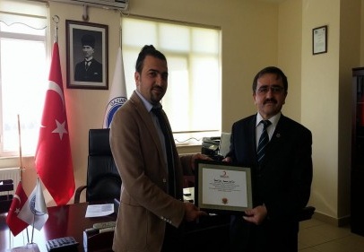 Naci Topçuoğlu Meslek Yüksekokulu’na kan bağışı ödülü