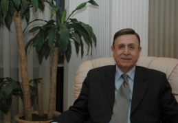 Naci Topçuoğlu, mezarı başında anılacak