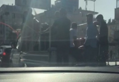 Nakliyat aracına tıka basa insan doldurup hayatlarını tehlikeye attı