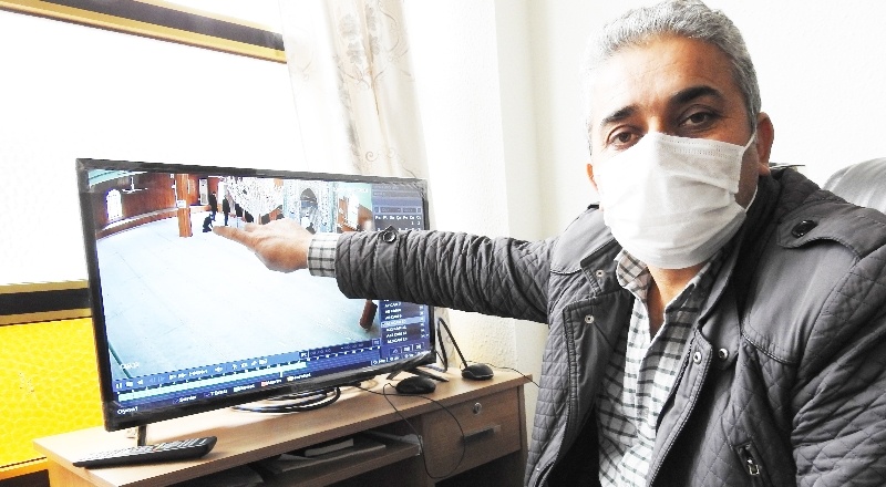 Namaz kılma taklidi yaparak çaldı