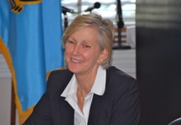 Nancy Mc Eldowney konferans verecek