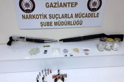 Narkotik polisi 15 adrese uyuşturucu baskını yaptı