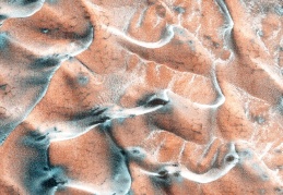 NASA, Mars'taki buzlu kum tepelerinin fotoğrafını yayımladı