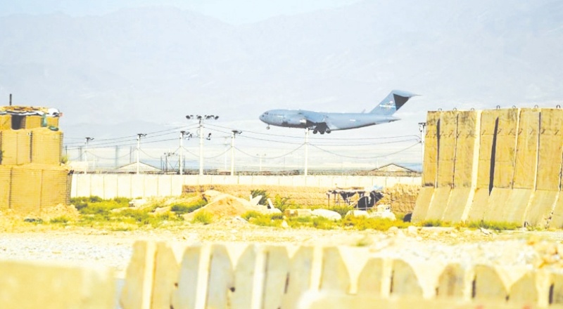 NATO birlikleri Afganistan'daki Bagram üssünden tamamen çekildi