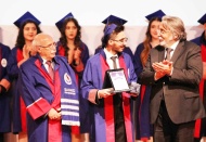 Ne olursa olsun, aklın ve bilimin aydınlattığı yoldan ayrılmayın