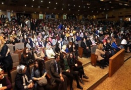 Ne yaparsanız yapın başkalarının gözünde kendinizi arayamayın