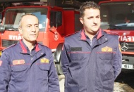 Nefessiz kalan bebeği kurtaran itfaiye erleri o anları anlattı