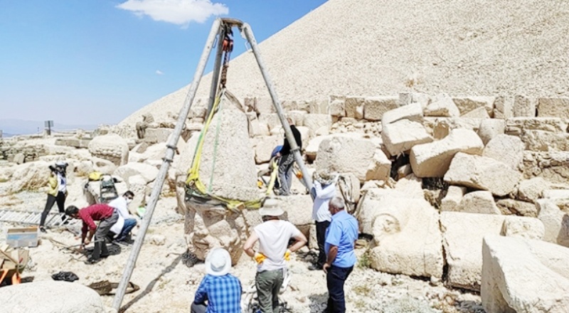 Nemrut Dağı’ndaki 2 bin 60 yıllık heykel kurtarıldı