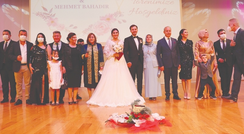 Nikah 30 şahit eşliğinde kıyıldı