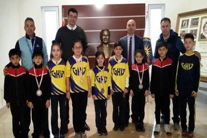 Nilay Çelik il ikincisi, Naz Oral ve Polat Çupurbaş il dördüncüsü oldu