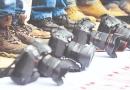 Nisan ayında 49 gazeteci yargılandı, 10 gazeteci gözaltına alındı