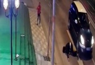 Nişanlısından ayrılan genç, aracın önüne atlayarak intihar etmek istedi