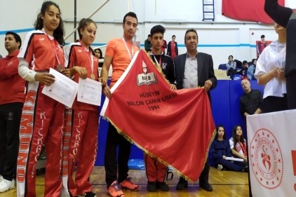 Nizip, Kick Boks’ta Türkiye Şampiyonu oldu