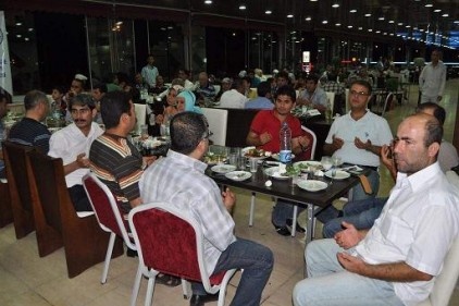 Nizip OSB&#039;den iftar yemeği verildi