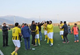 Nizip sporu 1-0 mağlup ederek liderliği ele geçirdi