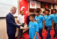 Nizipli başarılı öğretmen ve öğrenciler ödüllendirildi