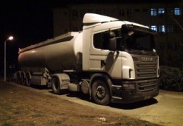 Nizip’te bir TIR'da 35 bin litre kaçak akaryakıt ele geçirildi