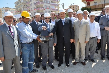 Nizip&#8217;teki Kültür Merkezinin temeli atıldı 