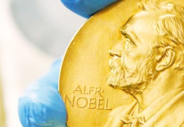 Nobel Edebiyat Ödülü'nü şair Louise Glück kazandı