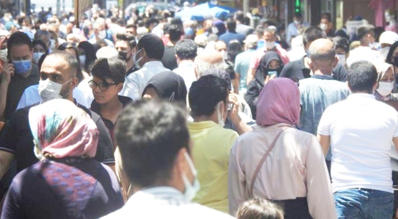 Normalleşme sonrası çarşı yoğunluğu arttı