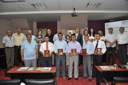 NTO&#039;dan başarılı personele plaket