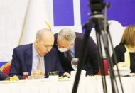 Numan Kurtulmuş’la konuştu, Fatma Şahin’e bakış atıp, gitti