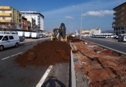 Nurdağı Belediyesi refüj çalışmalarını sürdürüyor