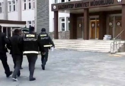 Nurdağı'nda yıkılan binalarla ilgili firari 2 şüpheli yakalandı