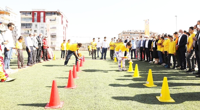Nurdağı’nda 22 eğitsel oyun, yüz boyama ve palyaço gösterisi yapıldı