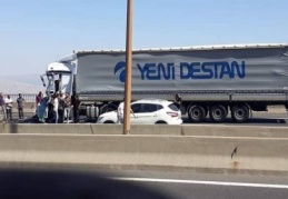 Nurdağı'nda iki tır çarpıştı: 1 yaralı 