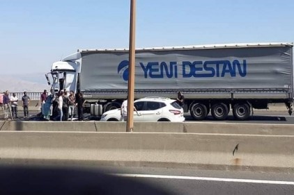 Nurdağı&#039;nda iki tır çarpıştı: 1 yaralı 