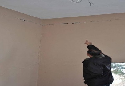 Nurdağı'ndaki deprem sonrası İslahiye'de 15 evde çatlağa yol açtı