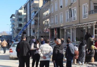 Nurdağı'ndaki depremzedeler yarım kalan hayalleriyle ilçeyi terk ediyor