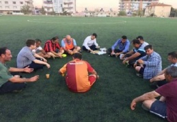 Nurdağı'ndaki muhtarlar, turnuvaya iddialı hazırlanıyor