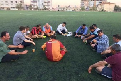 Nurdağı&#039;ndaki muhtarlar, turnuvaya iddialı hazırlanıyor