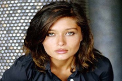 Nurgül Yeşilçay&#039;a rekor para!