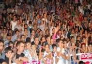 Nurşani konserine ilgi büyüktü